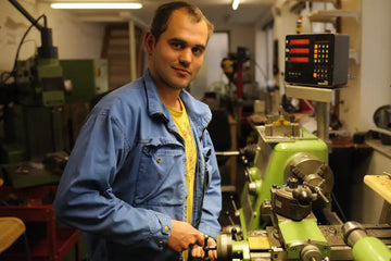 Dirk Steiner, Feinmechanikermeister und der Mensch hinter Damastringe